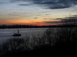 Winterabend an der Elbe in Wedel